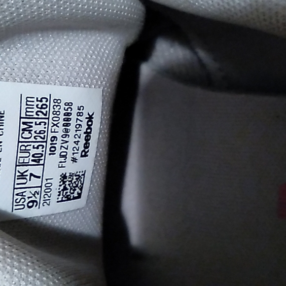 Reebok - Picture 5 of 5